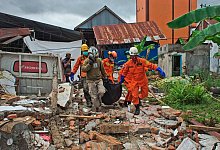 Erdbeben in Indonesien - Foto: Azhari Surahman/AP/dpa