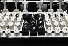 Diamantenschmuck - Luise Evers/dpa