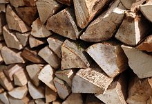 Kaminholz - Bernd Wüstneck/dpa