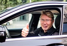 Mika H&auml;kkinen - Foto: Sophia Kembowski/dpa/dpa-tmn