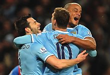 Edin Dzeko und Vincent Kompany - picture alliance / dpa