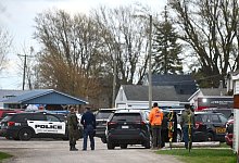 Auto rast in Geburtstagsparty - Kathleen Kildee/Detroit News/AP/dpa