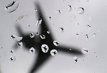 Flugzeug - Julian Stratenschulte/dpa