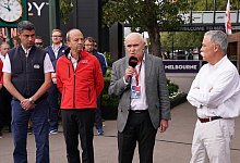 Nach dem Formel-1-Finale vergangenen Saison ist Michael Masi (l) als Rennleiter abgesetzt worden. - Michael Dodge/AAP/dpa
