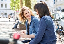 Als Erwachsener neue Freunde finden - Foto: Christin Klose/dpa-tmn