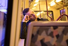 Pendler in der U-Bahn - Christin Klose/dpa-tmn