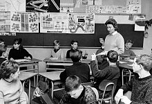 Schulunterricht in einer Volksschule - 1965 - Wolfgang Hub/dpa