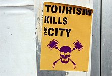 Kampagne gegen Touristen - Foto: Patrick Schirmer Sastre/dpa