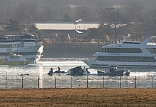 Flugzeugabsturz über US-Hauptstadt Washington - Mark Schiefelbein/AP/dpa