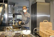 Essensausgabe - Sandra Castrup (LZ)