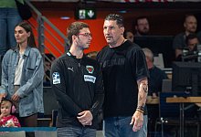 Trainer Jaron Siewert (l.) und Vorstand Sport Stefan Kretzschmar - Sebastian R&auml;ppold/Sportfoto Matthias Koch/dpa