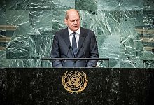 Bundeskanzler Olaf Scholz spricht vor den Delegierten in der UN-Generaldebatte. - Michael Kappeler/dpa