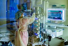 Intensivstation - Foto: Christoph Soeder/dpa