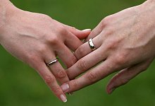 Buschmann legt Vorschlag für neues Namensrecht vor - Patrick Pleul/dpa