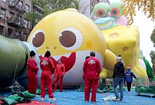 Aufblasen von Thanksgiving-Ballons in New York - Christina Horsten/dpa