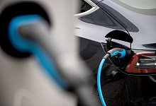 Ladestation für E-Auto - Foto: Zacharie Scheurer/dpa-tmn