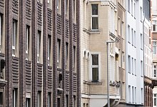 Mehrfamilienh&auml;user im Stadtteil Hannover-Linden - Marco Rauch/dpa/dpa-tmn