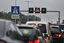 Der 66-Jährige übersah ein Stauende auf der A 33 bei Bielefeld. - Symbolfoto: dpa