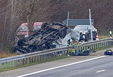 Schwerer Unfall auf der A44 - Henning Kaiser/dpa