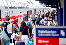 Spartickets im Fernverkehr - Hauke-Christian Dittrich/dpa