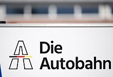 Symbolbild Autobahn - Hendrik Schmidt/dpa