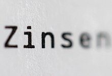 Für Bankkunden ist das absehbare Ende der Negativzinsen eine gute Nachricht. - Daniel Karmann/dpa