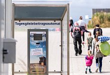 Strandeintritt - Foto: Mohssen Assanimoghaddam