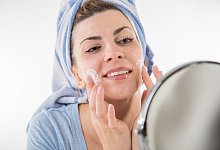 Gesichtscreme im Test - Foto: Christin Klose/dpa-tmn