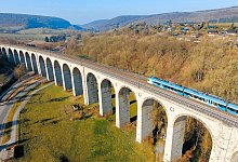 Lok auf Viadukt Altenbeken - Jens Reddeker