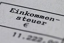 Steuerbescheid - Robert Michael/dpa