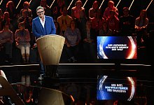 Moderator Hans Sigl in der Kulisse der Show «Der unfassbar schlauste Mensch der Welt». - Markus Hertrich/RTL/dpa