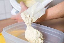 Eismasse einfrieren - Foto: Florian Schuh/dpa-tmn