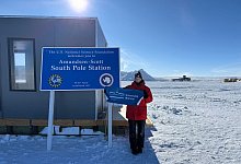 Physikerin Berit Schl&uuml;ter am S&uuml;dpol - Berit Schl&uuml;ter/ICECube/NSF/dpa