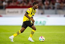 Fällt wegen einer Schulter-OP für Borussia Dortmund aus: Jamie Bynoe-Gittens. - Tom Weller/dpa
