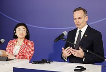 «Wir müssen an den Klimawandel denken»: Japans Digitalministerin Karen Makishima und Bundesdigitalminister Volker Wissing in Düsseldorf. - Oliver Berg/dpa