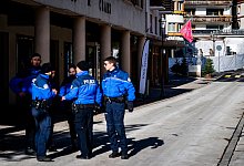 Explosion bei Silvesterparty in Skiort in der Schweiz - Jean-Christophe Bott/KEYSTONE/dpa