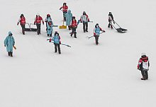 Pisten-Arbeit - Foto: Angelika Warmuth/dpa