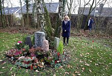 Anonymes Urnenfeld - Bernhard Preu&szlig;