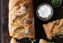 Sächsisches Handbrot mit Kraut und Käse - Wolfgang Schardt/Becker Joest Volk Verlag/dpa-tmn