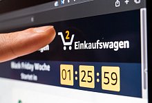 Onlinekäufe - Foto: Mohssen Assanimoghaddam/dpa