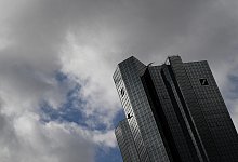 Deutsche Bank - Foto: Arne Dedert/dpa