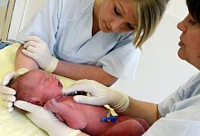 Hebammen werden immer dringender gesucht. - Waltraud Grubitzsch/dpa