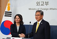 Baerbock und Park Jin - Soeren Stache/dpa