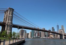 New Yorks Brooklyn Bridge - Christina Horsten/dpa