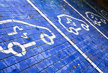 Elektroautos - Julian Stratenschulte/dpa