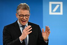 Christian Sewing - Arne Dedert/dpa