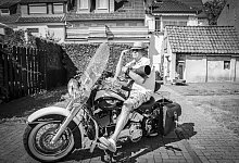 Neben der Fotografie ist das Motorradfahren eine von Pauls Leidenschaften. - Alice Beller