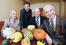 Zufrieden mit der Ernte - FOTO: ZOBE