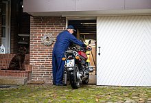 Das Bike kommt in die Garage - Benjamin Nolte/dpa-tmn
