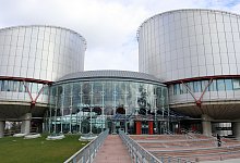 Erstmals Klimaklage vor dem Menschengerichtshof verhandelt - Violetta Kuhn/dpa